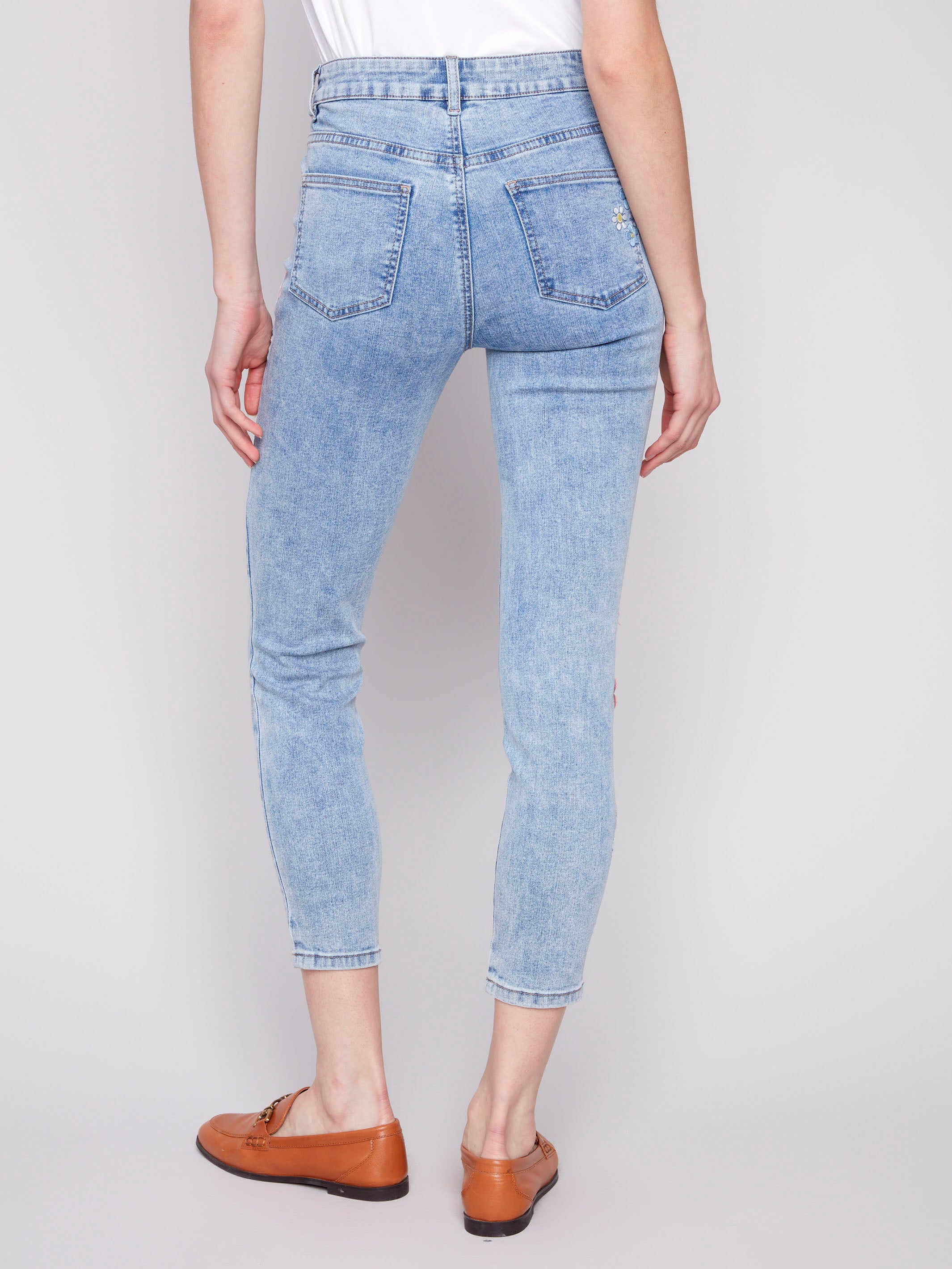 Skinny Jeans with Floral Embroidery - Light Blue