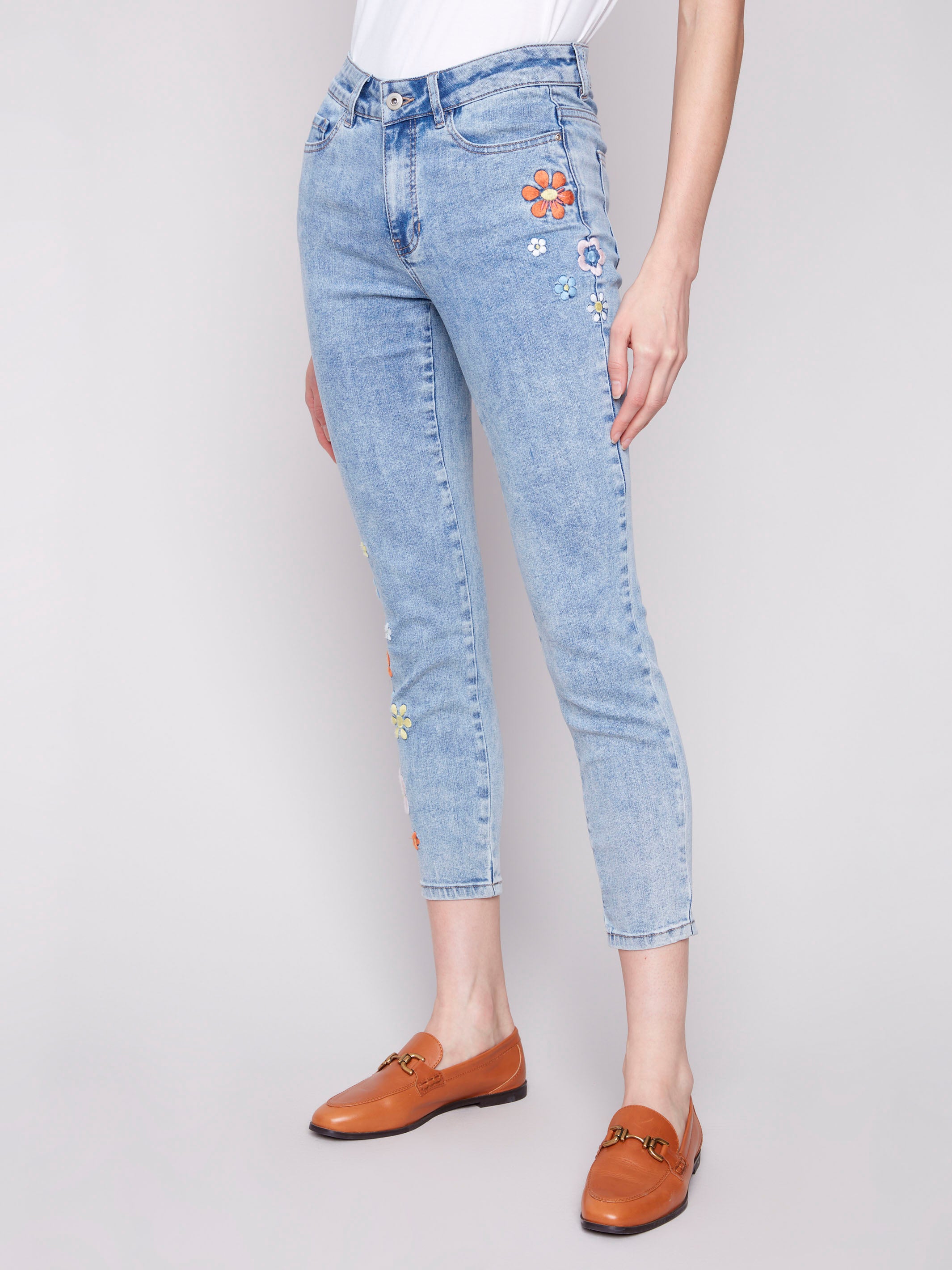 Skinny Jeans with Floral Embroidery - Light Blue