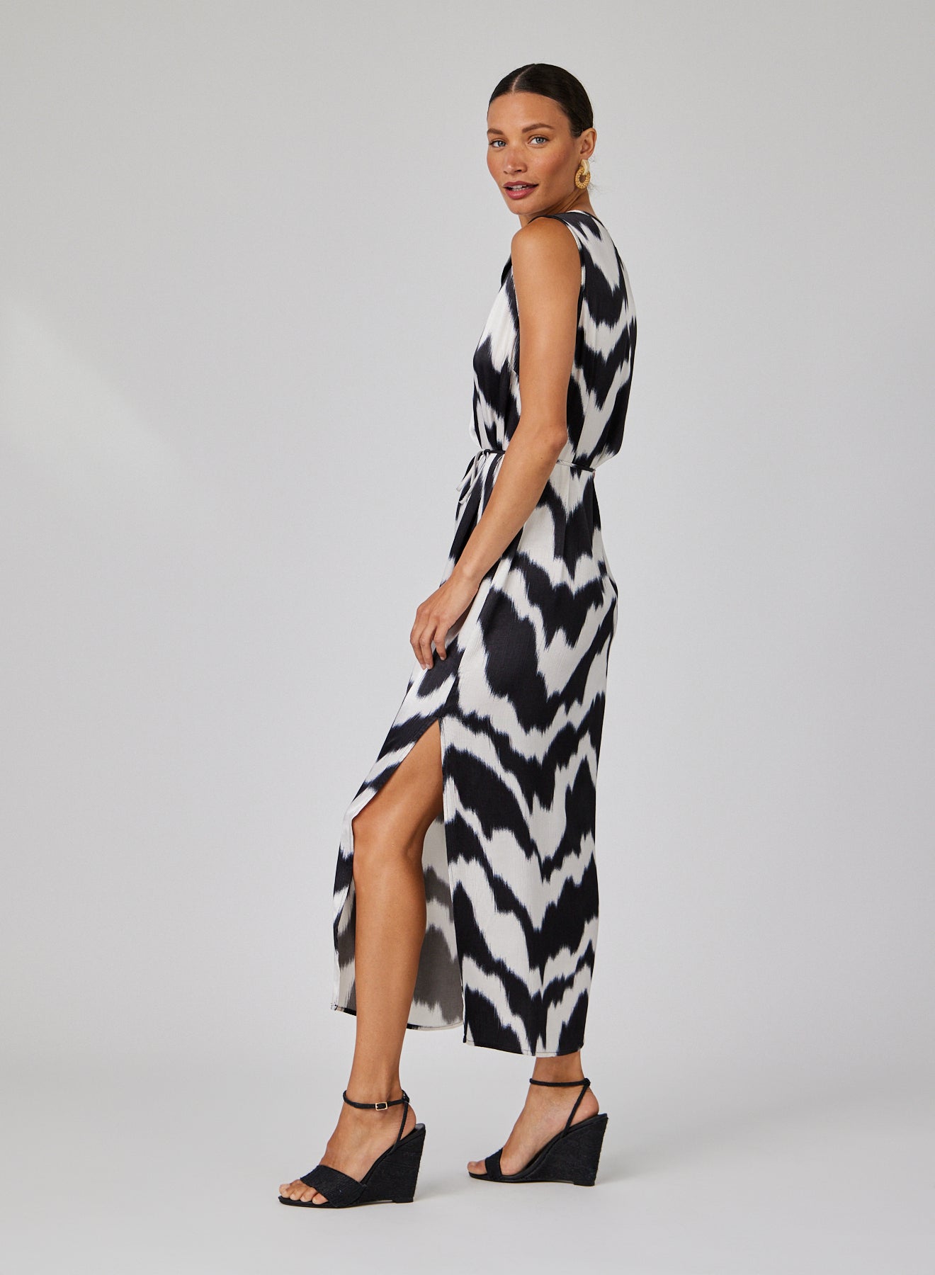 Sleeveless Belted Maxi Dress - Abstract Ikat Print