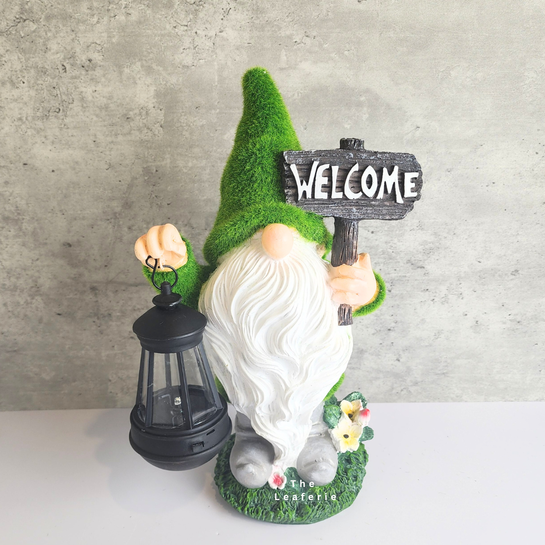 Aldon Gnome Garden Decoration with solar Lamp